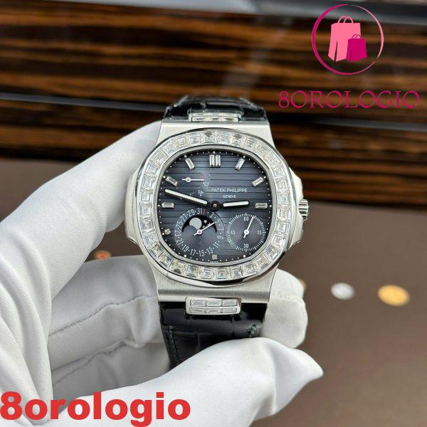 Patek Philippe Nautilus 5724G-001 Quadrante Blu Baguette Moissanite Funzioni Complete Replica Max Opzioni 40mm Orologio