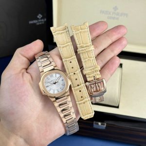 Replica di Patek Philippe Nautilus 7010/1R Oro Rosa Quadrante Bianco Orologio da Donna al Quarzo 32mm Orologio