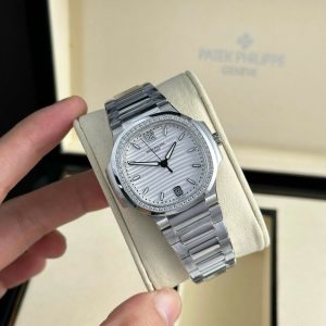 Patek Philippe Nautilus 7118/1200A-010 Acciaio Quadrante Bianco Replica Migliore Cornice con Pietre 3KF 35,2mm Orologio