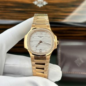 Patek Philippe Nautilus 7118/1200R-001 Oro Rosa Quadrante Bianco Ghiera con Diamanti Miglior Replica 3KF 35.2mm Orologio
