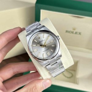 Replica di Alta Qualità Rolex Oyster Perpetual 41 124300-0001 Quadrante Argento Clean Factory Orologio