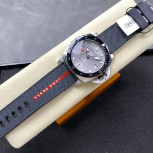 Panerai Submersible QuarantaQuattro Luna Rossa PAM01681 Quadrante Argento Replica Migliore VSF 44mm Orologio