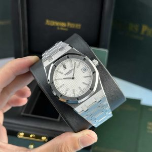 Replica Audemars Piguet Royal Oak Jumbo Extra Sottile 15202ST Quadrante Bianco Guilloche 39mm Orologio