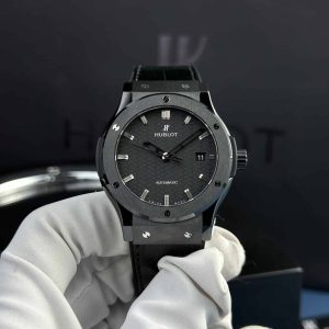 Hublot Classic Fusion Black Magic Quadrante in Carbonio Pelle Replica Super Clone 42mm Orologio