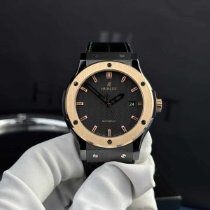 Replica Hublot Classic Fusion Ceramic King Gold Quadrante in Carbonio Super Clone 42mm Orologio