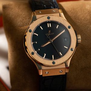 Replica Orologio da Donna Hublot Classic Fusion King Gold Quadrante Nero Cinturino in Pelle 33mm Orologio