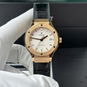 Replica Hublot Classic Fusion King Gold Quadrante Bianco Cinturino in Pelle Nera 38mm Orologio