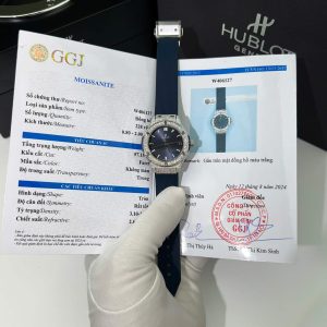 Hublot Classic Fusion Titanium Pavé Quadrante Blu Gomma Replica Moissanite 33mm Orologio