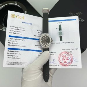 Hublot Classic Fusion Titanium Pavé Quadrante Grigio Gomma Custom Moissanite Migliore Replica 33mm Orologio