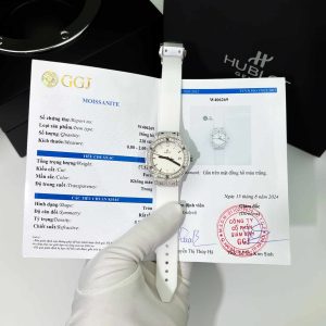 Hublot Classic Fusion Titanium Pavé Quadrante Bianco Custom Moissanite Cinturino in Gomma Replica Migliore 33mm Orologio