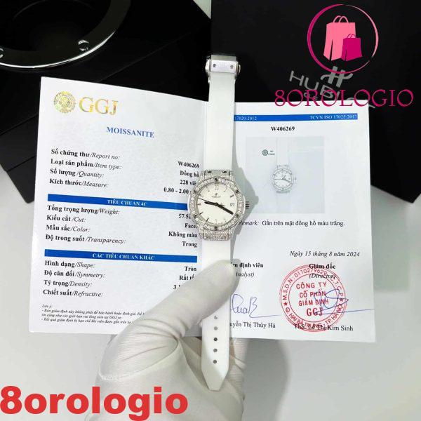 Hublot Classic Fusion Titanium Pavé Quadrante Bianco Custom Moissanite Cinturino in Gomma Replica Migliore 33mm Orologio