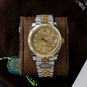 Rolex Datejust 126333 Due Toni Oro Giallo Quadrante Motivo Scanalato Jubilee Miglior Replica Clean Factory 41mm Orologio