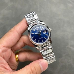 Replica Rolex Day-Date 128239-0069 Oro Bianco Quadrante Blu Brillante con Diamanti 158g Migliore QF 36mm Orologio