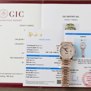 Rolex Day-Date 228235 Quadrante Pavé con Diamanti a Baguette Placcato in Oro 18K Lunetta Personalizzata con Moissanite a Baguette Migliore Replica 40mm Orologio