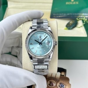 Replica Migliore Rolex Day-Date 228236-0006 Q Factory Quadrante Blu Ghiaccio con Baguette 188g 40mm Orologio