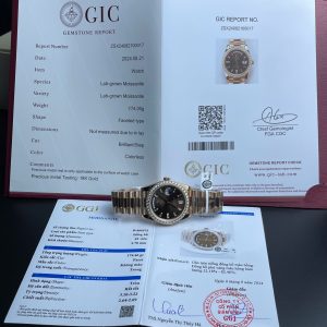 Rolex Day-Date 228345RBR Quadrante Cioccolato Baguette Oro 18K Placcato Replica Lunetta Moissanite 174g GMF V3 40mm Orologio