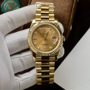 Replica Rolex Day-Date 40 Oro Giallo Quadrante Champagne con Diamanti V3 GMF 40mm Orologio