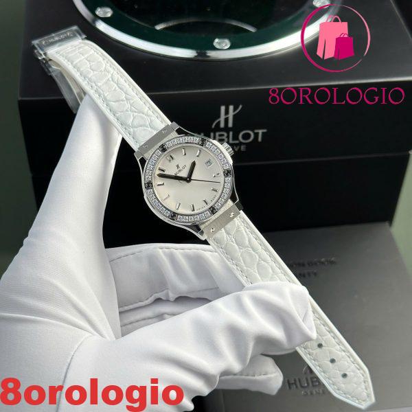 Hublot Classic Fusion Titanio Quadrante Bianco CZ Pietre Lunetta Cinturino in Pelle Donna Replica 33mm Orologio - immagine 3