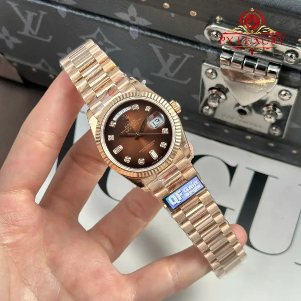 Rolex Day-Date 128235-0037 Quadrante Marrone Ombré con Diamanti Oro Rosa 158g Replica di Alta Qualità QF 36mm Orologio - immagine 6