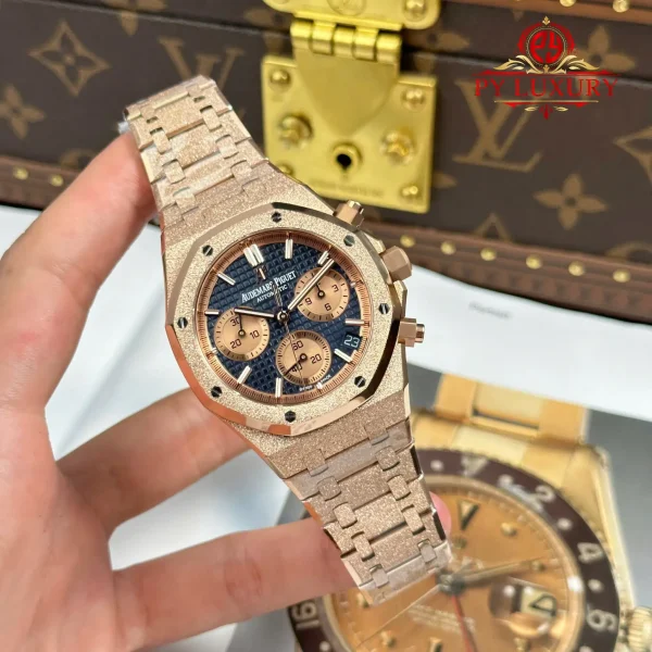 Audemars Piguet Royal Oak Chronograph 26239OR in Oro Rosa Frosted con Quadrante Blu Migliore Replica 1:1 APSF 41mm Orologio - immagine 6