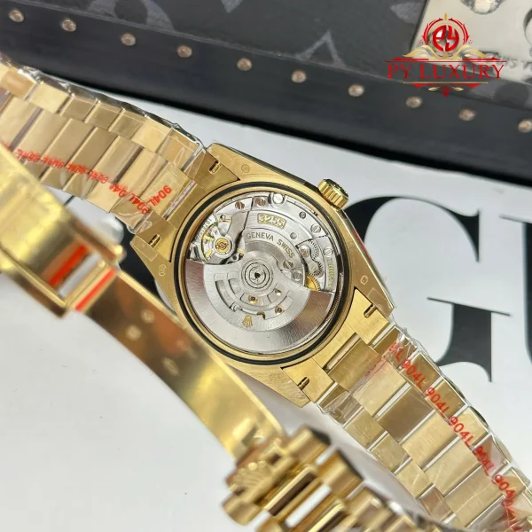 Rolex Day-Date 128238-0008 Oro Giallo Quadrante Color Champagne con Diamanti 1:1 Migliore Replica QF 36mm Orologio - immagine 4