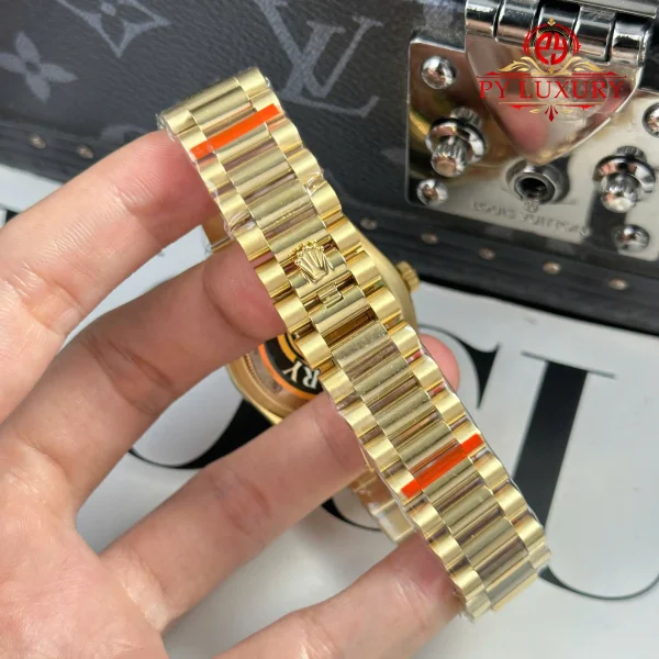 Rolex Day-Date 128238-0008 Oro Giallo Quadrante Color Champagne con Diamanti 1:1 Migliore Replica QF 36mm Orologio - immagine 6