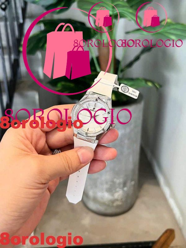 Hublot Classic Fusion Orlinski Titanium White Replica Pavé Custom Moissanite 40mm Orologio - immagine 6