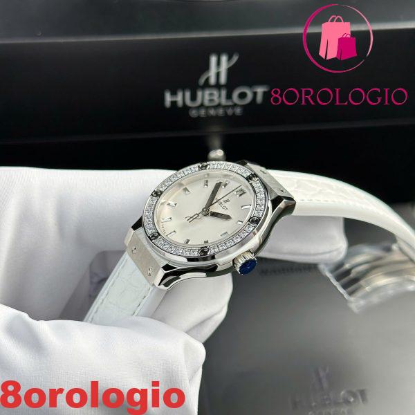 Hublot Classic Fusion Titanio Quadrante Bianco CZ Pietre Lunetta Cinturino in Pelle Donna Replica 33mm Orologio - immagine 4