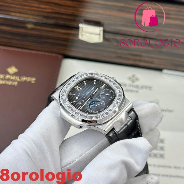 Patek Philippe Nautilus 5712 Quadrante Blu con Ghiera di Pietre a Baguette Funzioni Complete PPF Migliore Replica 40mm Orologio - immagine 4