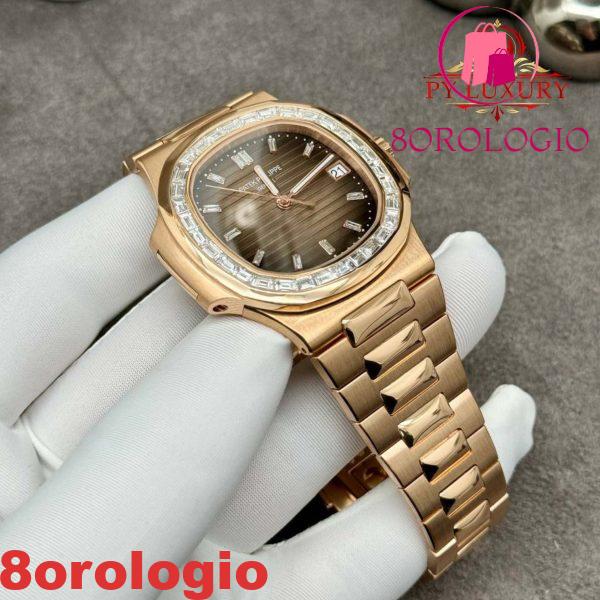 Patek Philippe Nautilus 5723/1R-010 Quadrante Marrone Replica Personalizzato in Oro Massiccio 18K con Diamanti Baguette 40mm Orologio - immagine 4