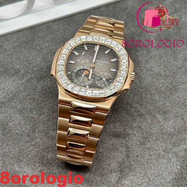 Patek Philippe Nautilus 5724 Quadrante Grigio Replica in Oro Massiccio 18K con Diamanti Baguette sulla Lunetta 40mm Orologio - immagine 9