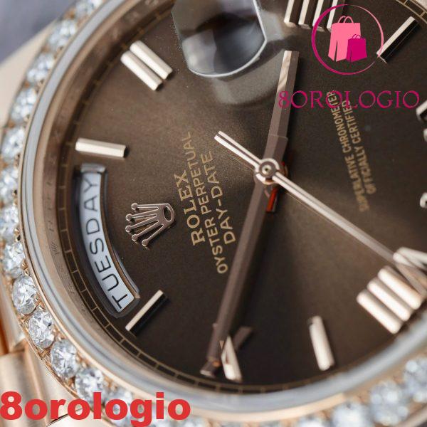 Rolex Day-Date 228345RBR-0009 Quadrante con Numeri Romani in Cioccolato Placcato in Oro 18k Replica GMF V3 40mm con Ghiera in Moissanite Orologio - immagine 6