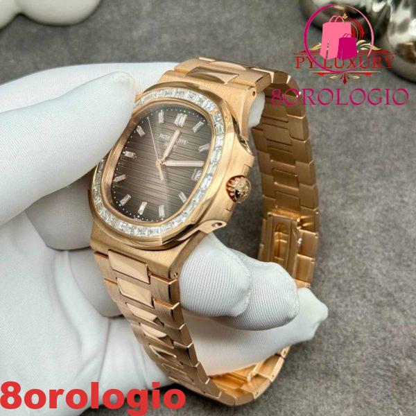 Patek Philippe Nautilus 5723/1R-010 Quadrante Marrone Replica Personalizzato in Oro Massiccio 18K con Diamanti Baguette 40mm Orologio - immagine 5