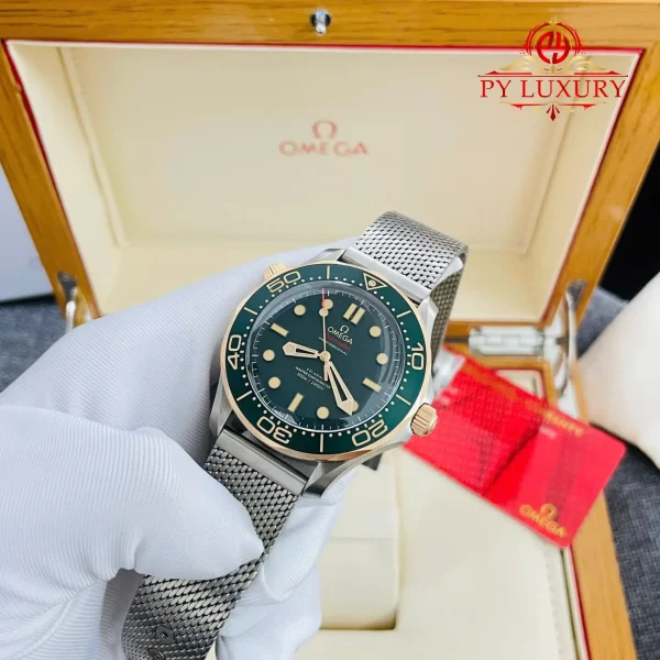 Omega Seamaster Diver 300M Bronze Gold su Quadrante Verde Sabbia Titanio 1:1 Migliore Replica VSF 42mm Orologio - immagine 6