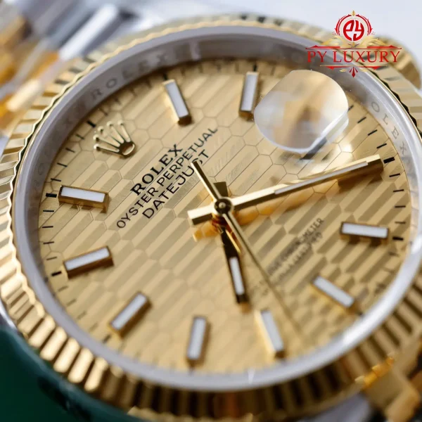 Rolex Datejust 126233 Due Toni Oro Giallo Quadrante con Motivo Fluted Bracciale Jubilee Migliore Replica VSF 36mm Orologio - immagine 9