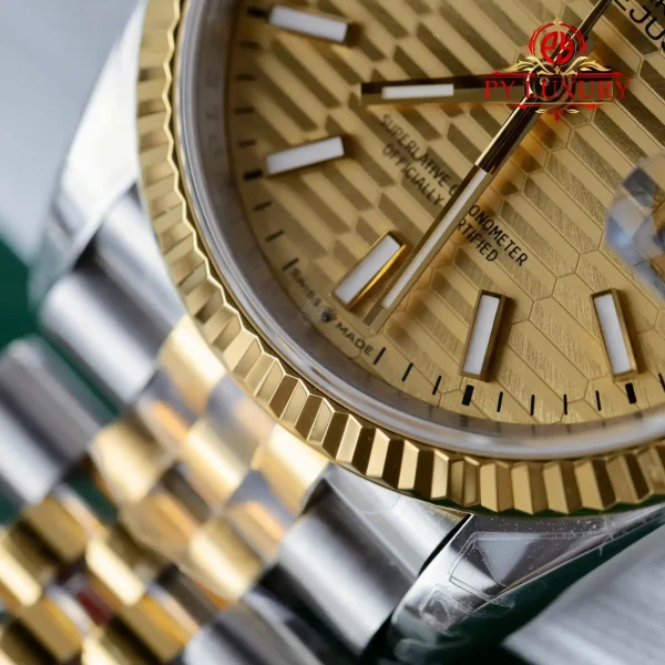 Rolex Datejust 126233 Due Toni Oro Giallo Quadrante con Motivo Fluted Bracciale Jubilee Migliore Replica VSF 36mm Orologio - immagine 10