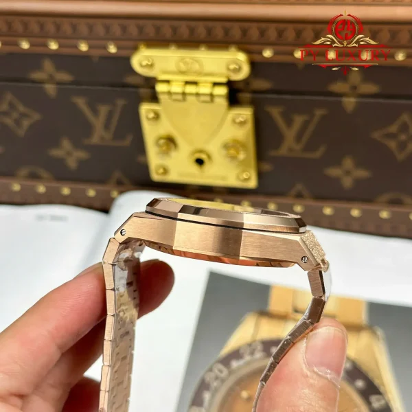 Audemars Piguet Royal Oak Chronograph 26239OR in Oro Rosa Frosted con Quadrante Blu Migliore Replica 1:1 APSF 41mm Orologio - immagine 11