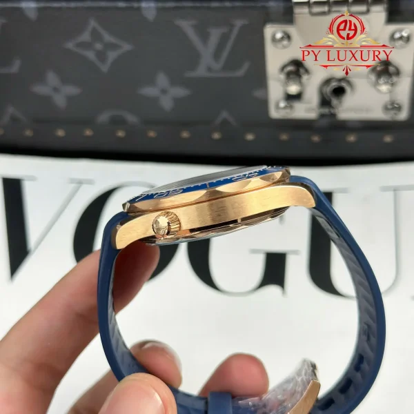 Omega Seamaster Diver 300M Quadrante Blu Sedna Gold Cinturino in Gomma Replica 1:1 Migliore VSF 42mm Orologio - immagine 9