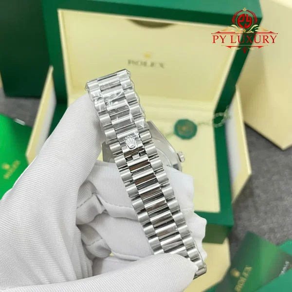 Rolex Day-Date 228396TBR Custom MOP Dial Baguette Moissanite Bezel GMF V3 Miglior Replica 40mm Orologio - immagine 2