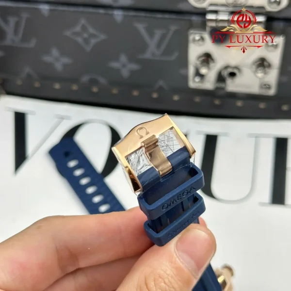Omega Seamaster Diver 300M Quadrante Blu Sedna Gold Cinturino in Gomma Replica 1:1 Migliore VSF 42mm Orologio - immagine 2