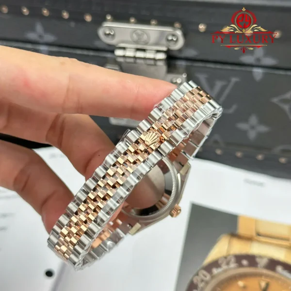 Replica Rolex Datejust 278381RBR Due Tono Oro Rosa Quadrante Color Rosa Lunetta con Pietre Bracciale Jubilee 1:1 Miglior Clone THB 31mm Orologio - immagine 3