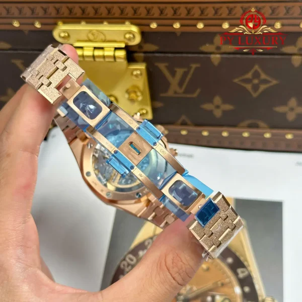 Audemars Piguet Royal Oak Chronograph 26239OR in Oro Rosa Frosted con Quadrante Blu Migliore Replica 1:1 APSF 41mm Orologio - immagine 3